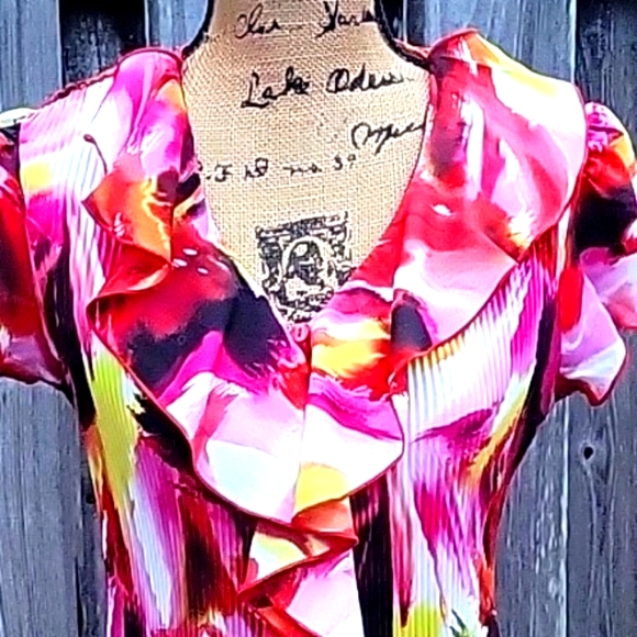 NEW Cato Accordion Pleat, Abstract Print Top with Ruffle Front - Picture 12 of 17